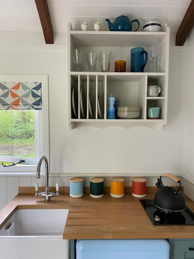 Coachroad Shepherds Huts Petworth Esterno foto