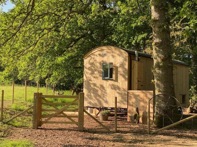Coachroad Shepherds Huts Petworth Esterno foto