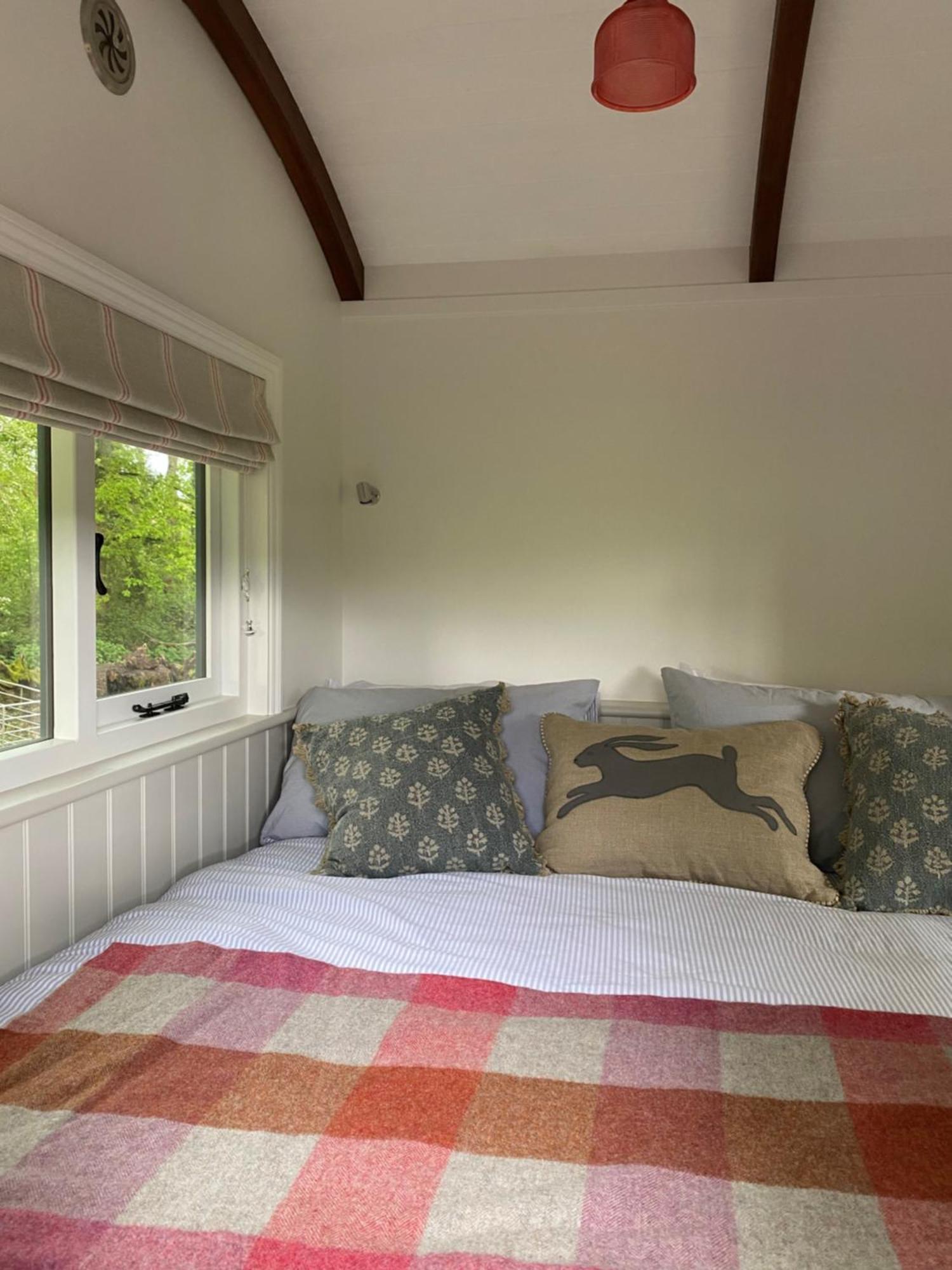 Coachroad Shepherds Huts Petworth Esterno foto